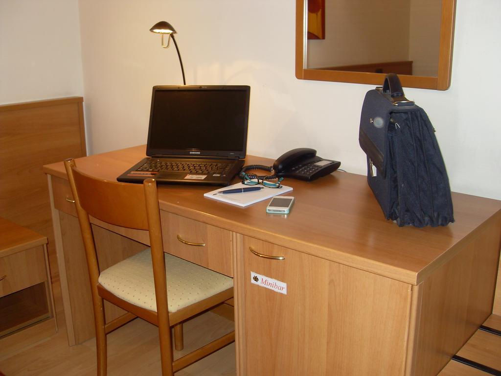 Hotel Tirrenus פרוג'ה מראה חיצוני תמונה