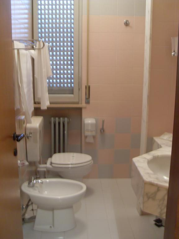 Hotel Tirrenus פרוג'ה מראה חיצוני תמונה